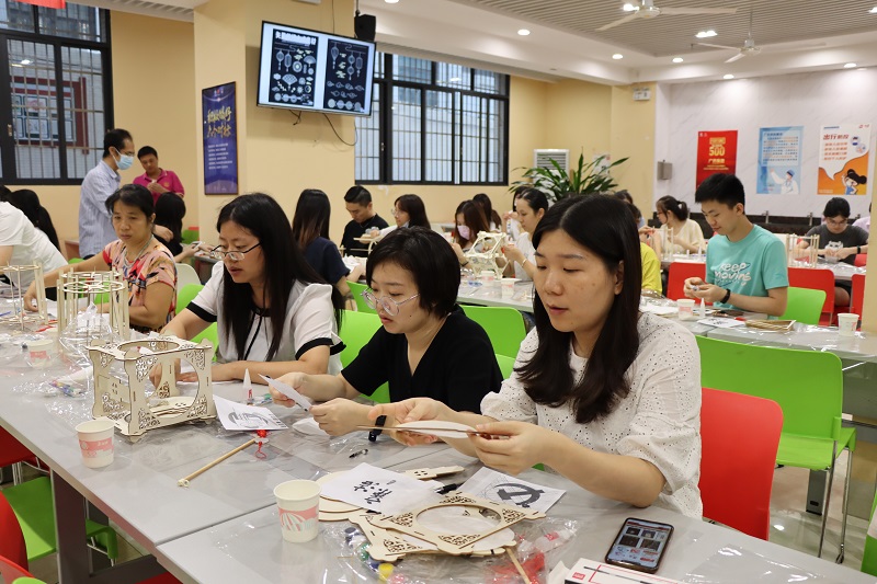 奋进五百强，廉洁过中秋